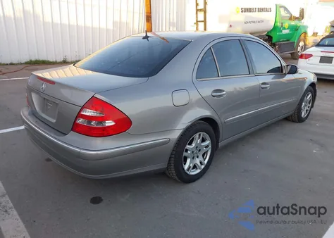 2004 Mercedes-Benz E 320 z USA, uszkodzony, nr VIN WDBUF65J64A458905